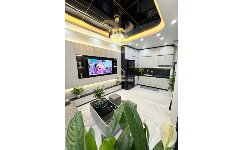 TT Hai Bà Trưng, Nhà Đẹp Ở Ngay, Ô Tô Đỗ Cổng, Ngõ Thông Gần Phố Nhỉnh 6 Tỷ